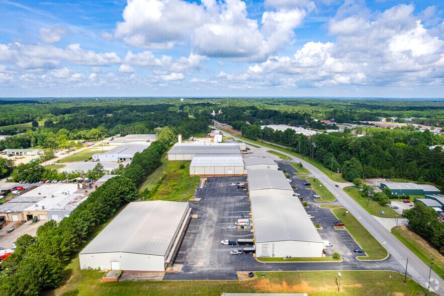 More Photos Of 1516 Kalamazoo Dr, Griffin Unknown For Lease