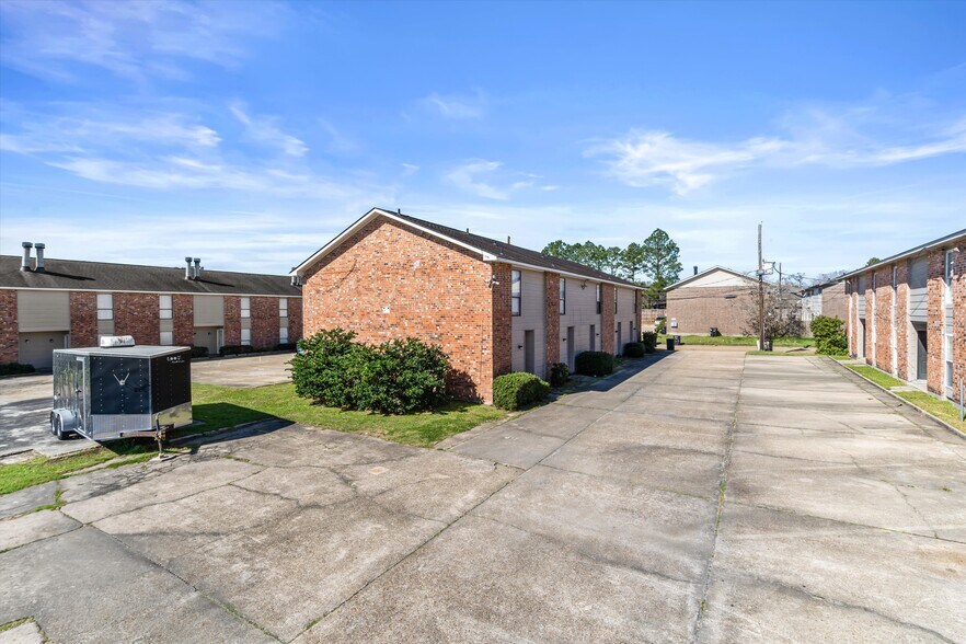 More Photos Of , Baton Rouge Multifamily For Sale