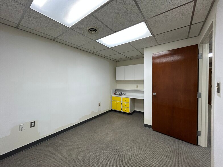 More Photos Of 701 E Main St, Moorestown Unknown For Lease