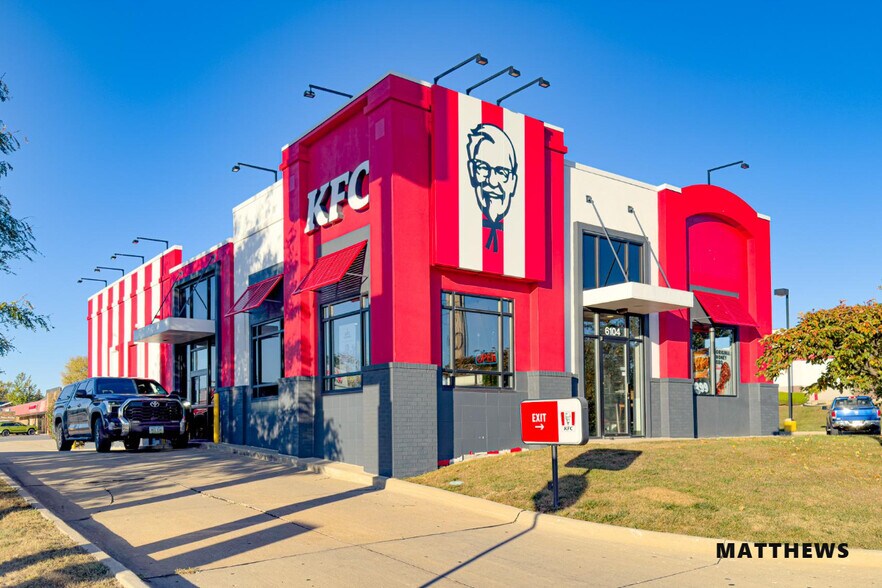 Primary Photo Of 6104 University Ave, Cedar Falls Fast Food For Sale