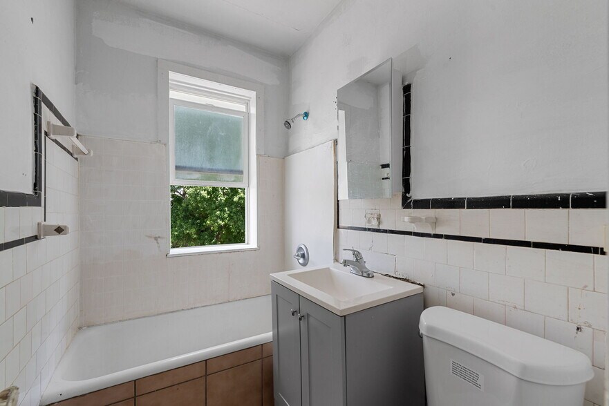 More Photos Of 5000 Virginia Ave, Saint Louis Apartments For Sale