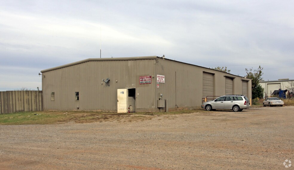 More Photos Of 815 S Sunnylane Rd, Moore Unknown For Lease