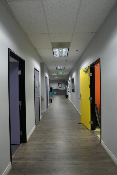 More Photos Of 4112 S Main St, Los Angeles Office For Sale