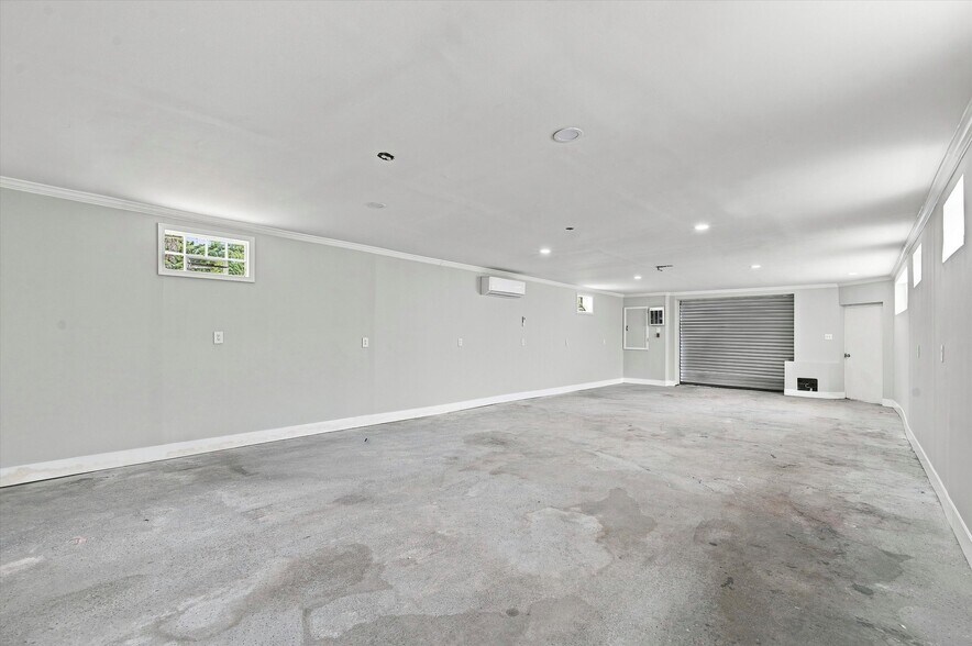 More Photos Of 806 Powell Ave, Darby Office For Sale