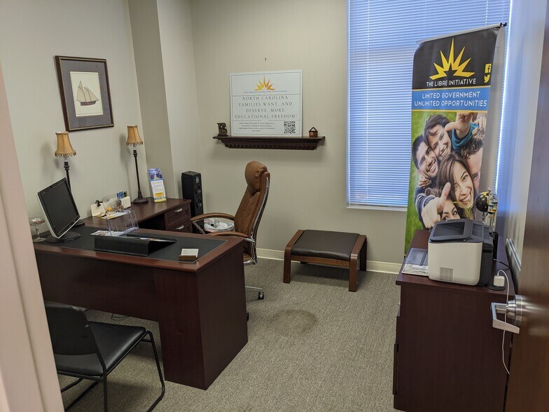 More Photos Of 249 Williamson Rd, Mooresville Medical For Lease