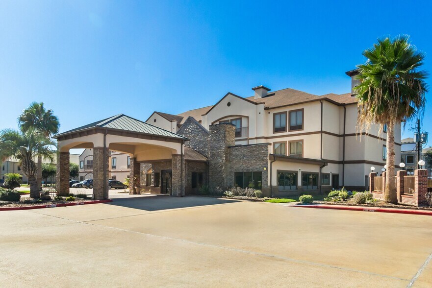 More Photos Of 296 Abner Jackson Pky, Lake Jackson Hotel For Sale