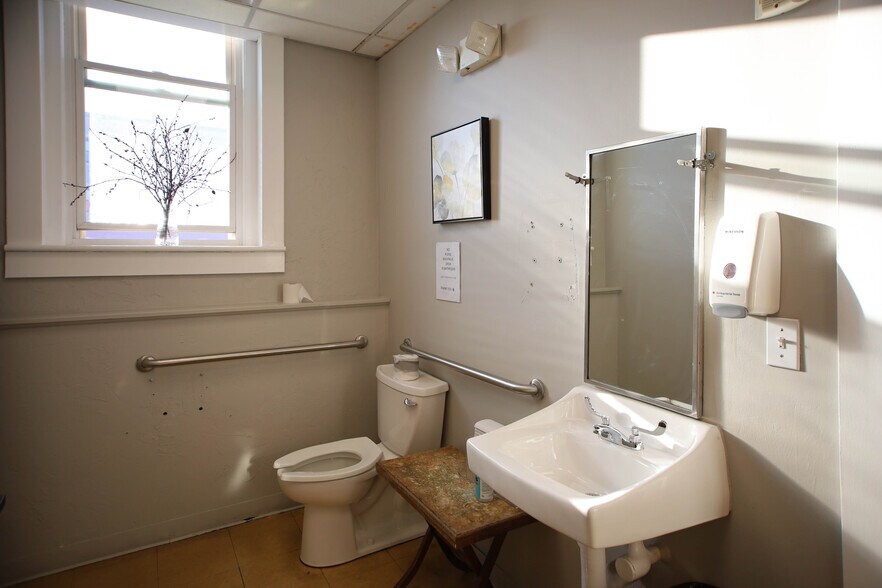 More Photos Of 42 Summer St, Pittsfield Medical For Sale