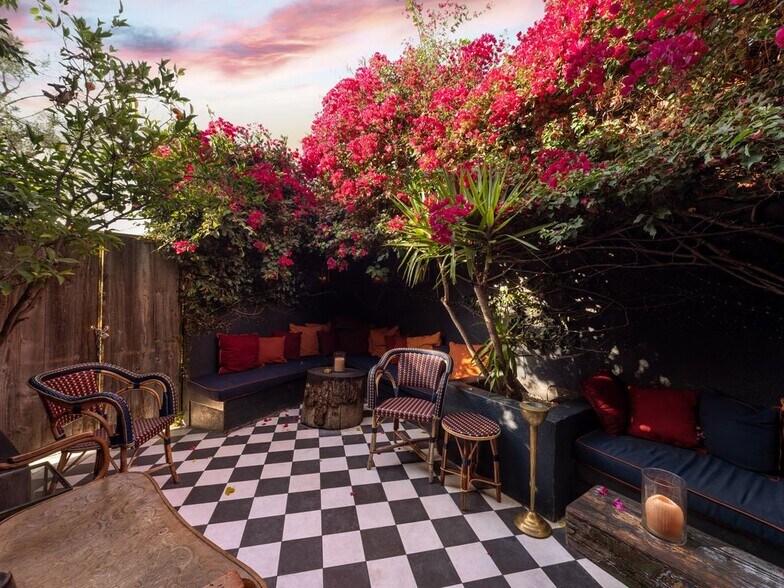 More Photos Of 3920-3930 W Sunset Blvd, Los Angeles Storefront Retail Office For Sale