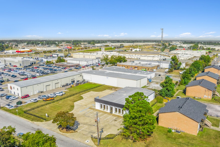 More Photos Of 5669 Eddins Rd, Montgomery Flex For Lease