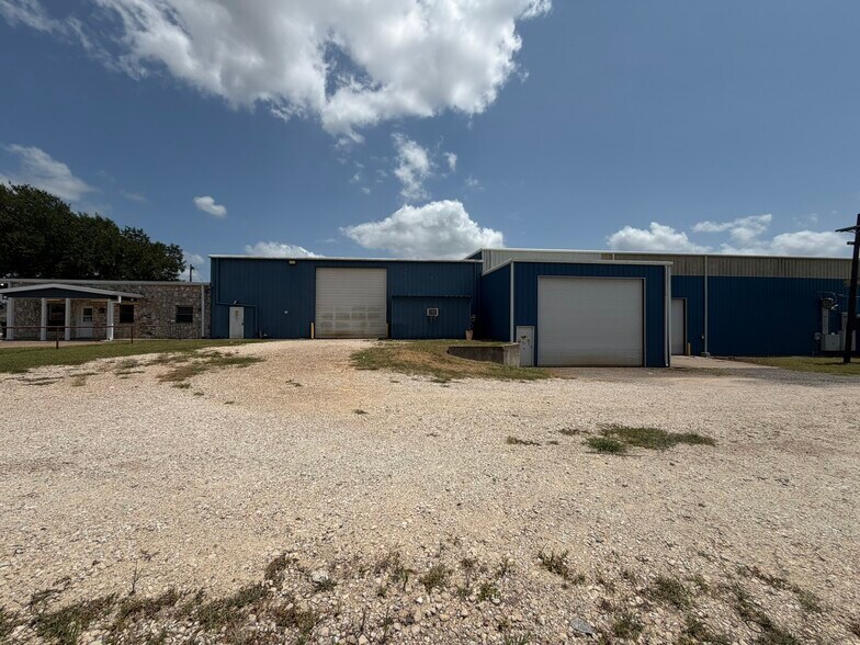 More Photos Of 5808 Fm 3455 Rd, Navasota Manufacturing For Lease