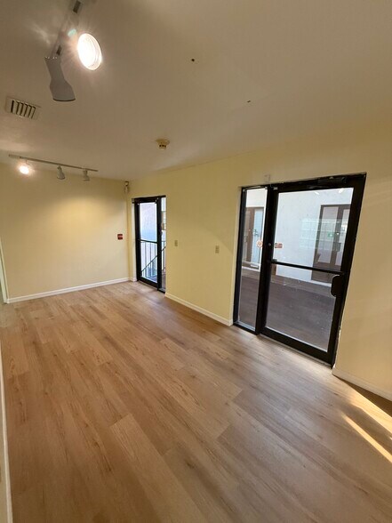 More Photos Of 5550 26th St, Bradenton Medical For Sale