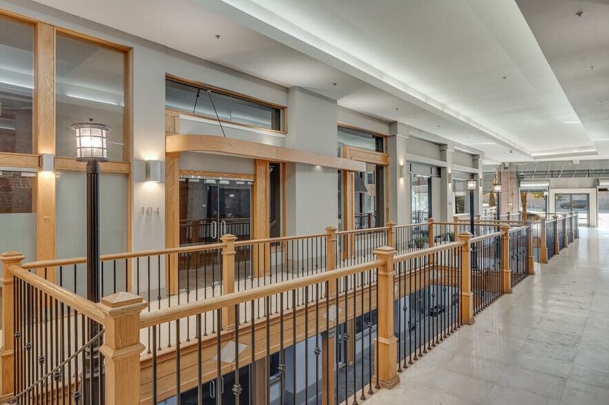 More Photos Of 1463 Market St, Chattanooga Storefront Retail Office For Lease