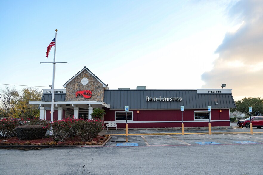 Primary Photo Of 4002 Spencer Hwy, Pasadena Restaurant For Lease