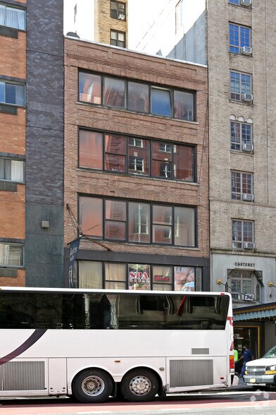 More Photos Of 206 W 23rd St, New York Loft Creative Space For Lease