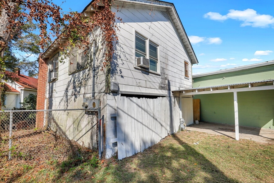 More Photos Of 2203 Skidaway Rd, Savannah Freestanding For Sale