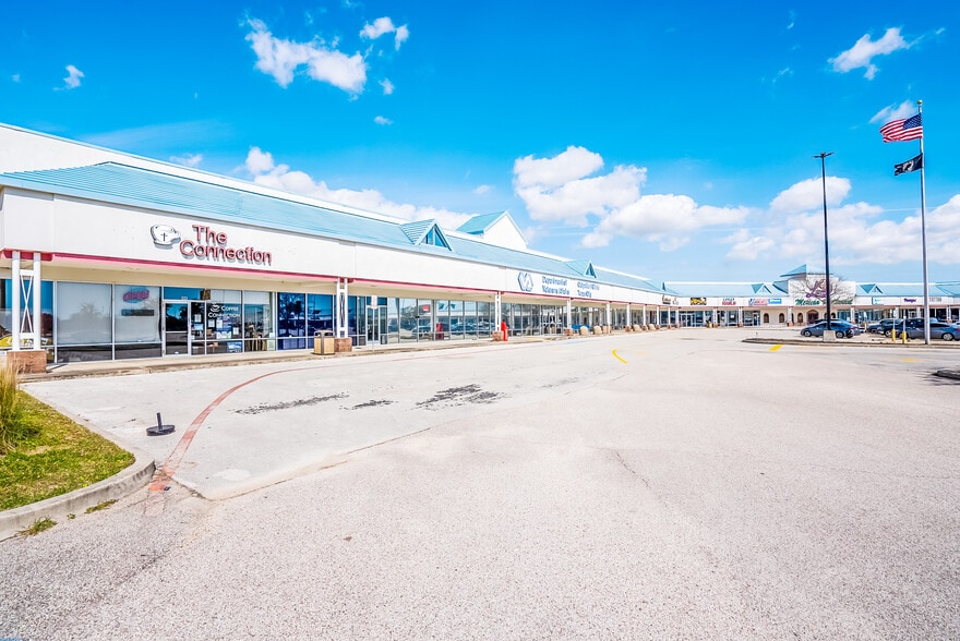 Primary Photo Of 9300 Emmett F Lowry Expy, Texas City Storefront For Lease