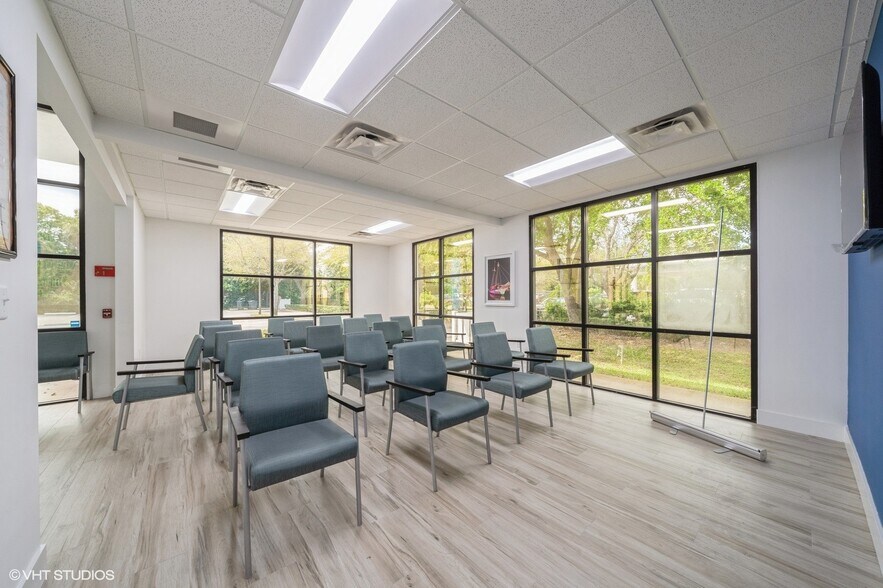 More Photos Of 3333 20th St, Vero Beach Medical For Sale