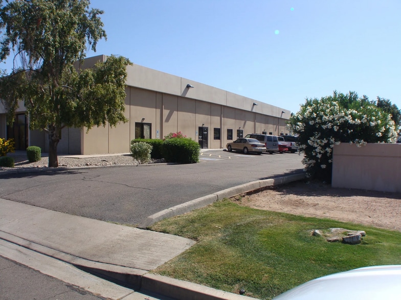 More Photos Of 329 S Rockford Dr, Tempe Warehouse For Lease