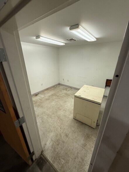 More Photos Of 5410 E Commerce Ave, Flagstaff Warehouse For Lease