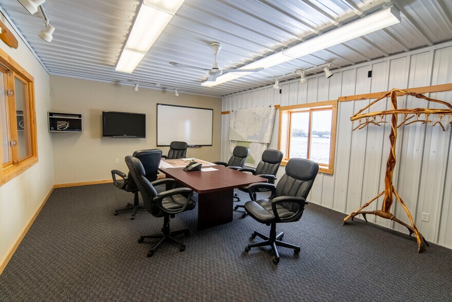 More Photos Of 24226 Lone Pine Rd, Hinckley Airport For Sale