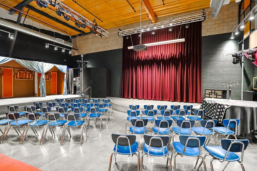 More Photos Of 1532 N Highland Ave, Los Angeles Office For Sale