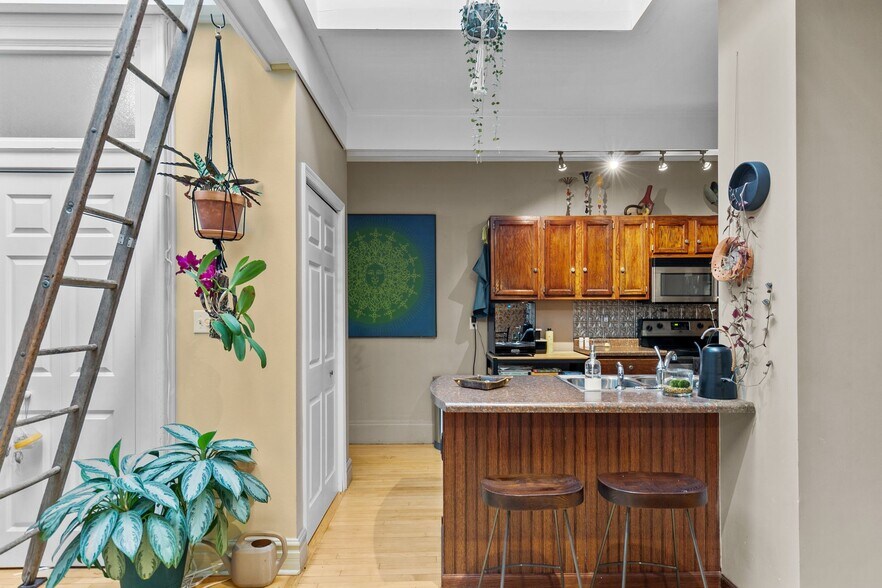 More Photos Of 221 Watson St, Ripon Storefront Retail Residential For Sale