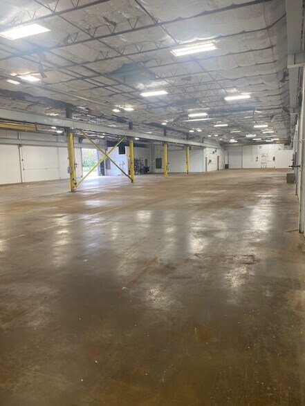 More Photos Of 8420 South Ave, Youngstown Manufacturing For Sale