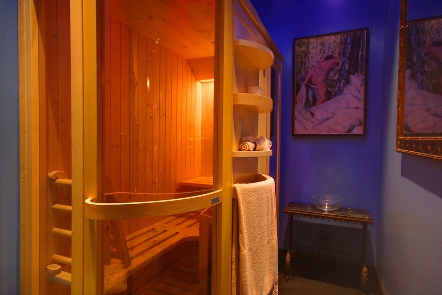 More Photos Of 48644 Victoria Ln, Oakhurst Hospitality For Sale