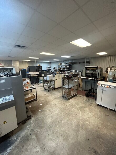 More Photos Of 205 N Mantor Ave, Titusville Light Distribution For Sale