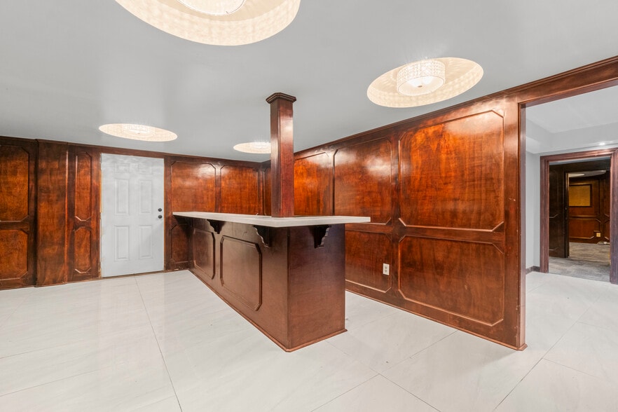 More Photos Of 1018 Shaver St, Pasadena Warehouse For Sale