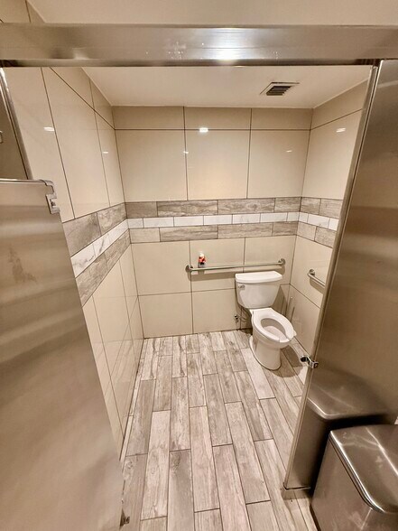 More Photos Of 1821 N State Road 7, Margate Restaurant For Sale