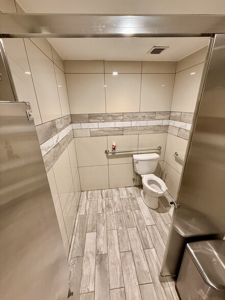 More Photos Of 1821 N State Road 7, Margate Restaurant For Sale