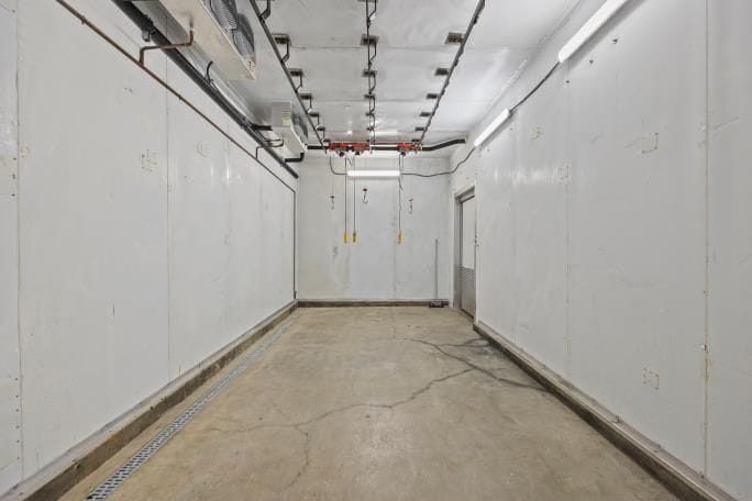 More Photos Of 3250 Dutch Valley Rd, Clinton Distribution For Sale