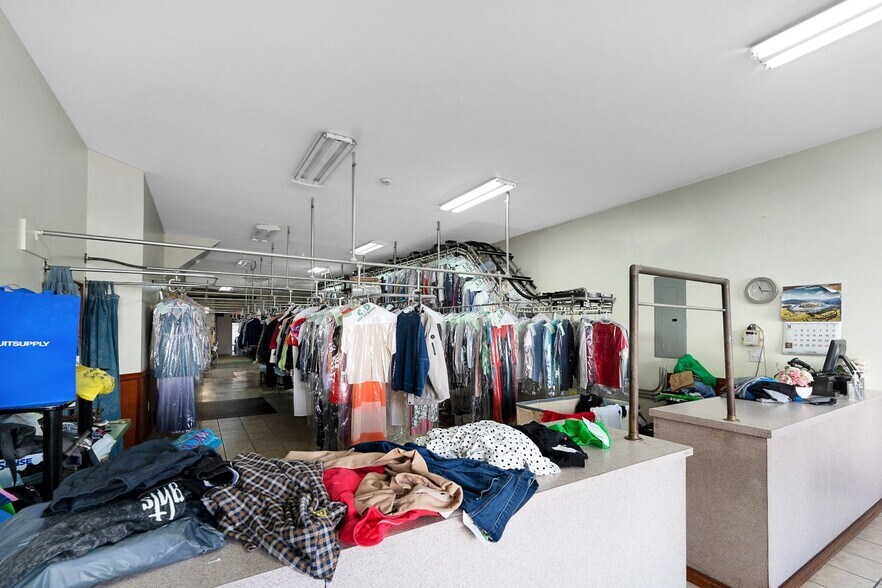 More Photos Of 2004-2006 Bergenline Ave, Union City Apartments For Sale