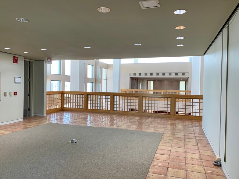 More Photos Of 1024 Texas Yes Blvd, Robstown Office For Lease