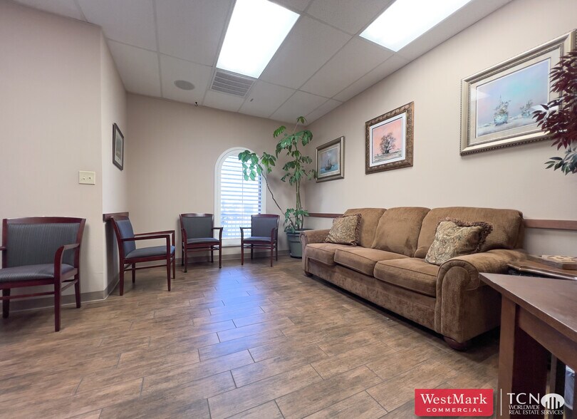 More Photos Of 4002 22nd St, Lubbock Medical For Sale