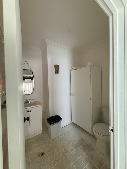 More Photos Of 1845 Redondo Ave, Signal Hill Unknown For Lease
