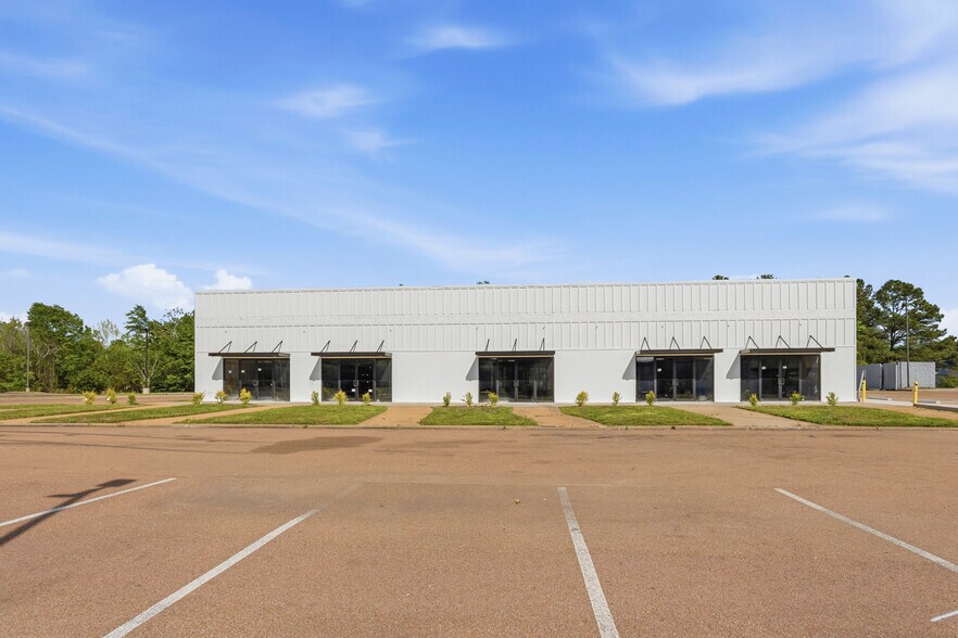 Primary Photo Of 6020 I 55 N, Jackson Restaurant For Lease