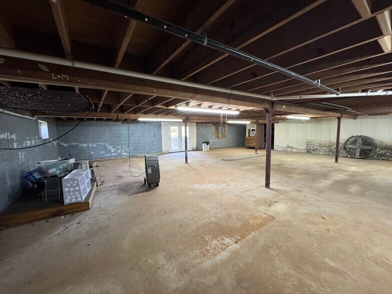 More Photos Of 2130 Country Club Rd, Palestine Golf Course Driving Range For Sale