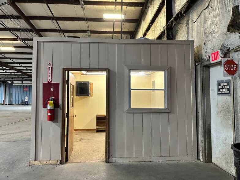 More Photos Of 1140 Monticello Hwy, Madison Distribution For Lease