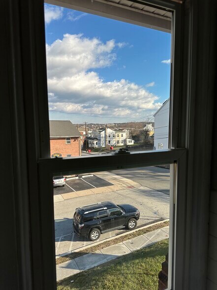 More Photos Of 800 Dekalb St, Bridgeport Storefront Retail Residential For Sale