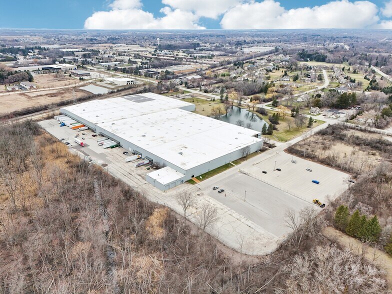 More Photos Of 5201-5401 W Donges Bay Rd, Mequon Warehouse For Lease