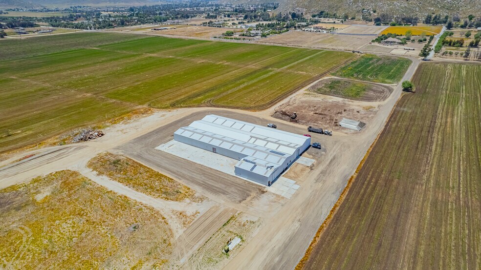 More Photos Of 35650 Hidden Springs Rd, Hemet Warehouse For Lease