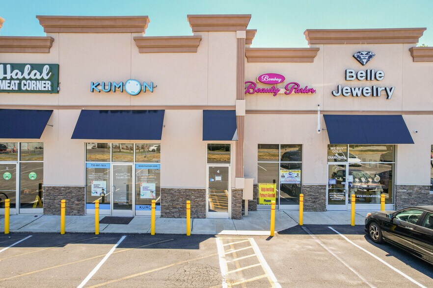 More Photos Of 3550 Rt 27, Kendall Park Freestanding For Lease