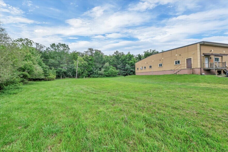 More Photos Of 181 Boyd St, Montgomery Warehouse For Sale