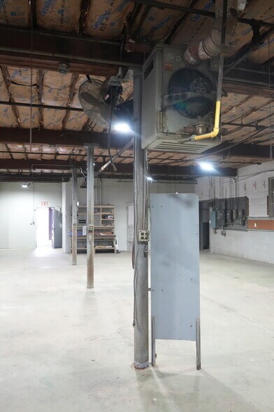 More Photos Of 3812 Bennington Ave, Kansas City Industrial For Sale