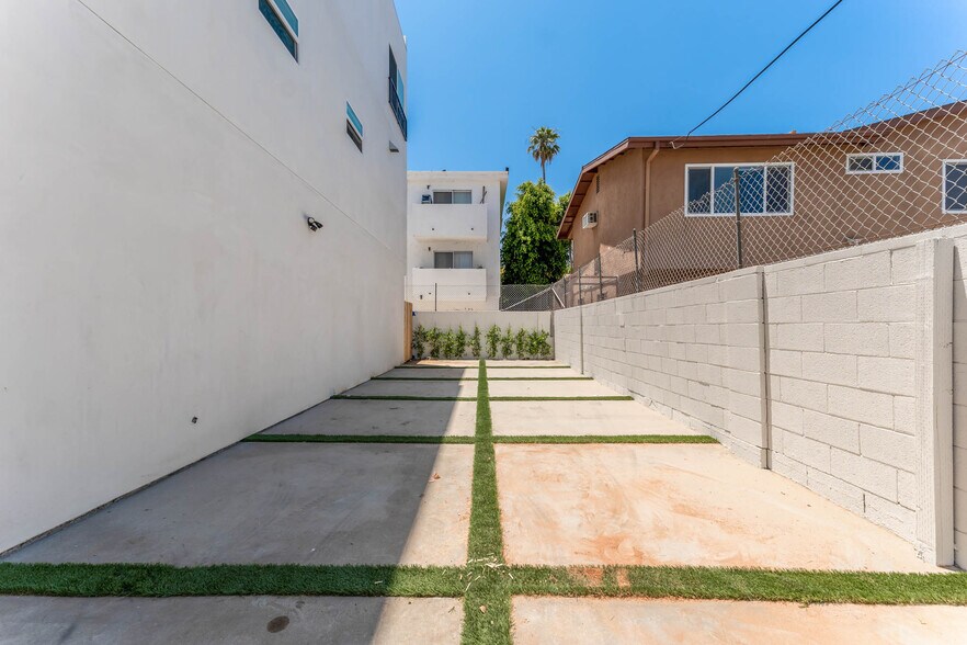 More Photos Of 21719 Hart St, Canoga Park Apartments For Sale