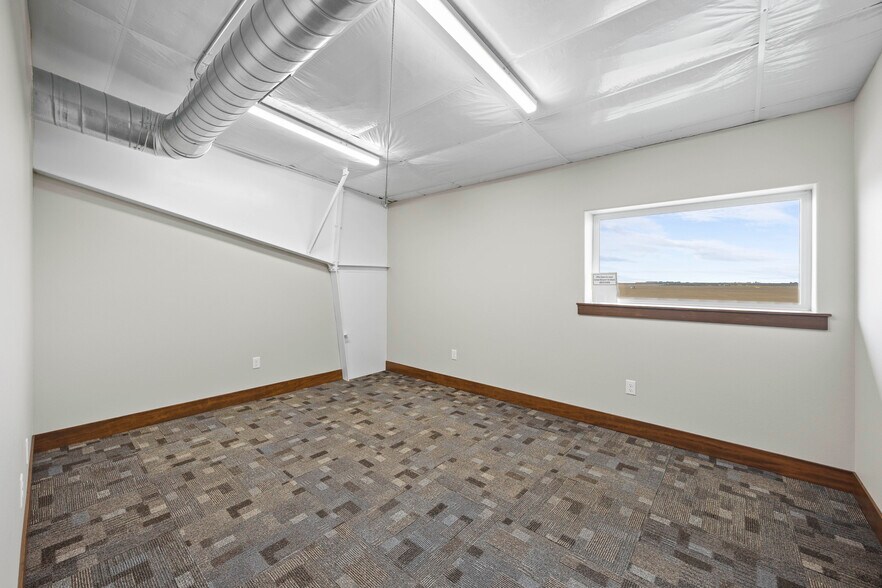 More Photos Of 3251 N Glade Rd, Pasco Warehouse For Lease