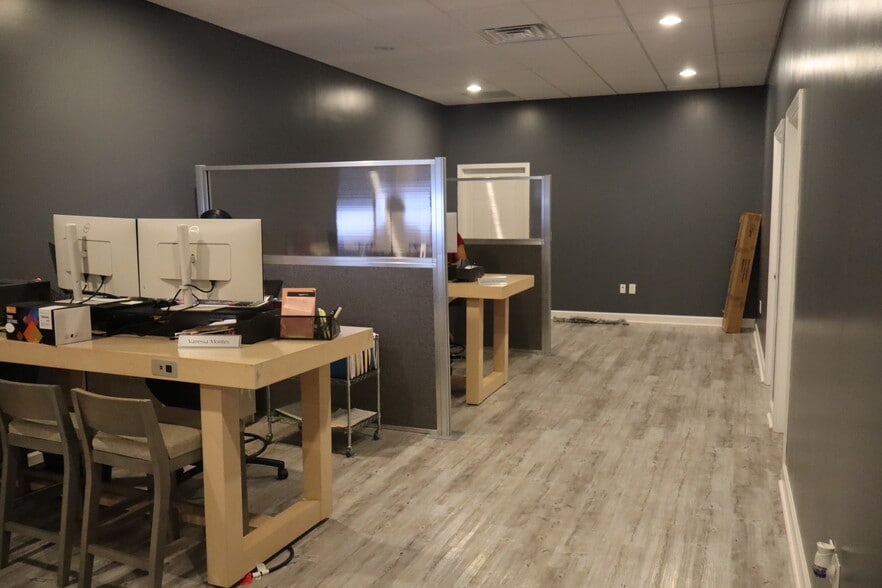 More Photos Of 340 Forum Pky, Rural Hall Manufacturing For Lease