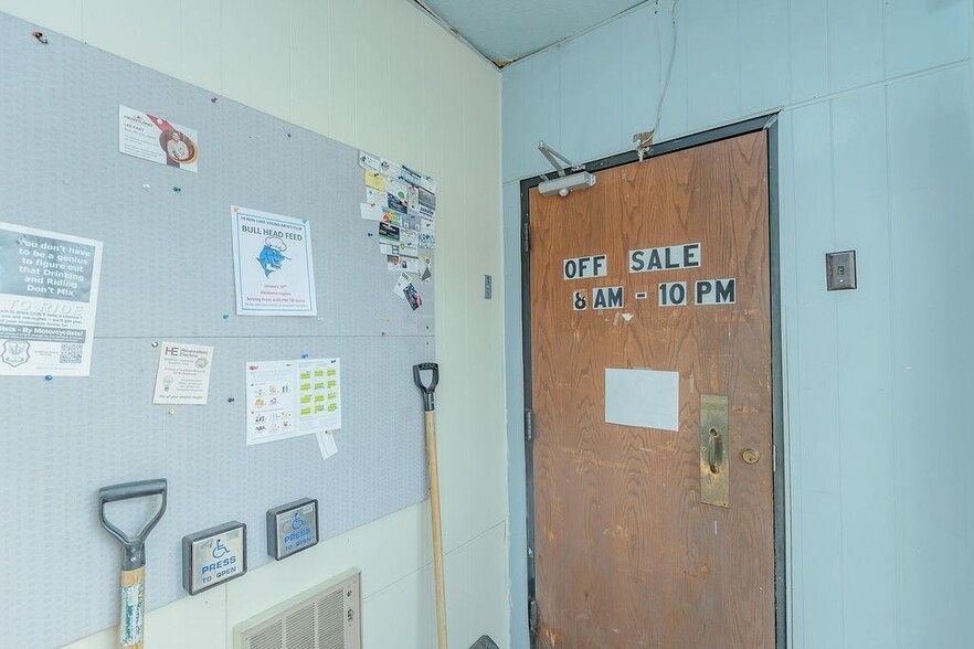 More Photos Of 100 E Jackson St, Okabena Restaurant For Sale